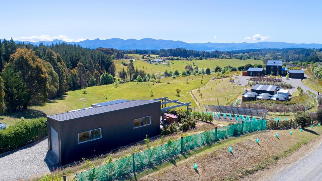 The Shed With A View Apartamento Mahana Exterior foto