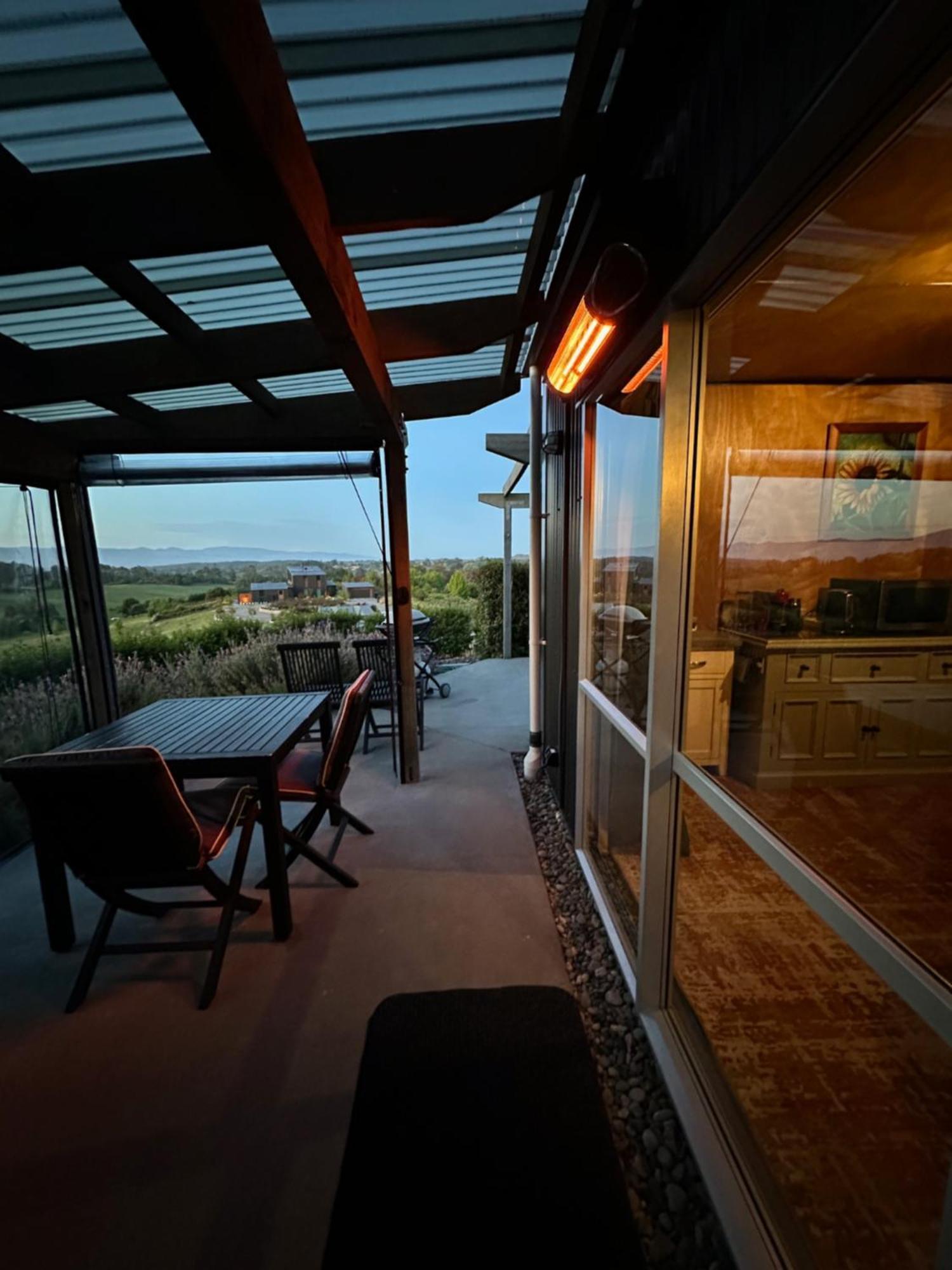 The Shed With A View Apartamento Mahana Exterior foto